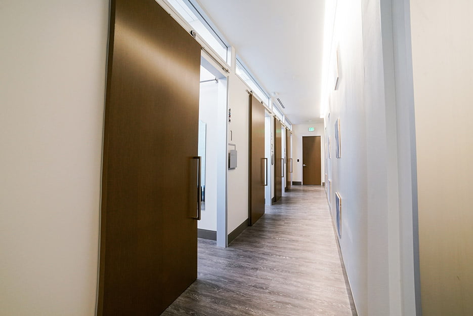 office-interior-hallway-01